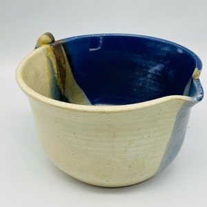 Handmade Ceramic Pottery Mixing Batter Bowl with Handle and Spout