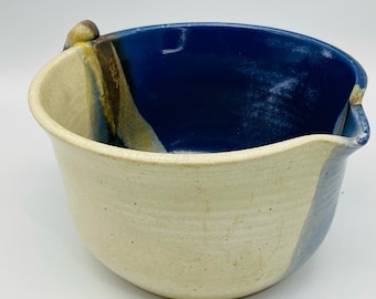 Handmade Ceramic Pottery Mixing Batter Bowl with Handle and Spout