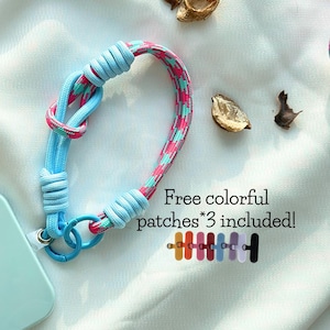 NUEVA pulsera para teléfono con cuerda en bloques de color bitono hecha a mano en mezcla de camuflaje azul rosa: correa para teléfono de ajuste universal vibrante, dije para bolso. El mejor regalo festivo.