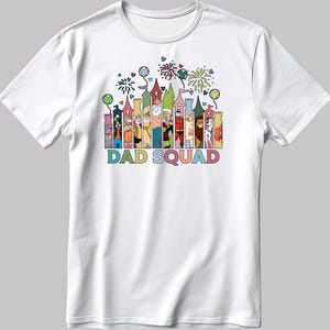 Camiseta de manga curta Disney Dad Squad branca e preta para homens e mulheres DE555