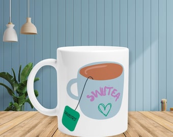 Tazza regalo Swifty di Swiftea Taylor, regalo per fan di Taylor Swifty, idea regalo Swifty, regalo di Babbo Natale segreto in ufficio, personalizza il nome