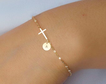 Bracelet croix avec pierres de naissance et initiales - Cadeaux de Noël pour sa mère, sa soeur et sa fille, Cadeau de confirmation pour fille, Cadeaux d'anniversaire, CR04BS