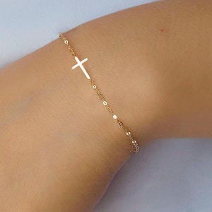 Tiny Cross Bracelet - Mini Cross Bracelet, Confirmation gift for girl, Christmas gifts for her mom sister daughter, Birthday gifts, CR04BS