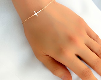 Cute Cross Bracelet - Small Cross Bracelet, Confirmation gift for girl, Birthday Gift for her, sister daughter, granddaughter gift, CR04BS