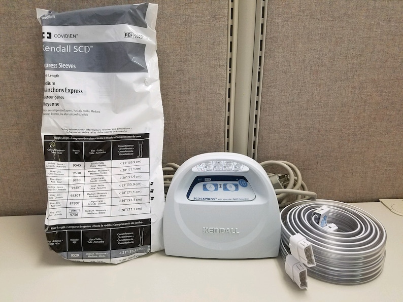 Kendall Covidien SCD Express 9525 W/ Tubing and New 9529 Sleeves, Leg ...