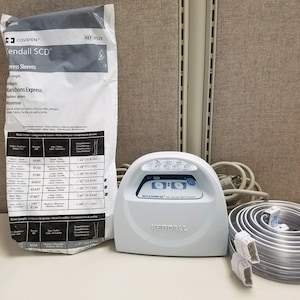 Kendall Covidien SCD Express 9525 W/ Tubing and New 9529 Sleeves, Leg ...