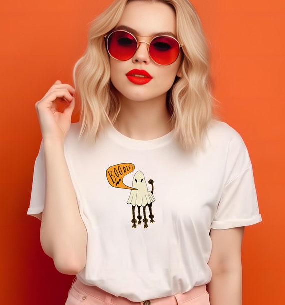 HALLOWEEN DOG MOM T-shirt, Halloween Dog Shirt Unisex, Halloween Ghost Dog T-Shirt,Funny Halloween T, Cute Poodle  Lover Halloween Shirt