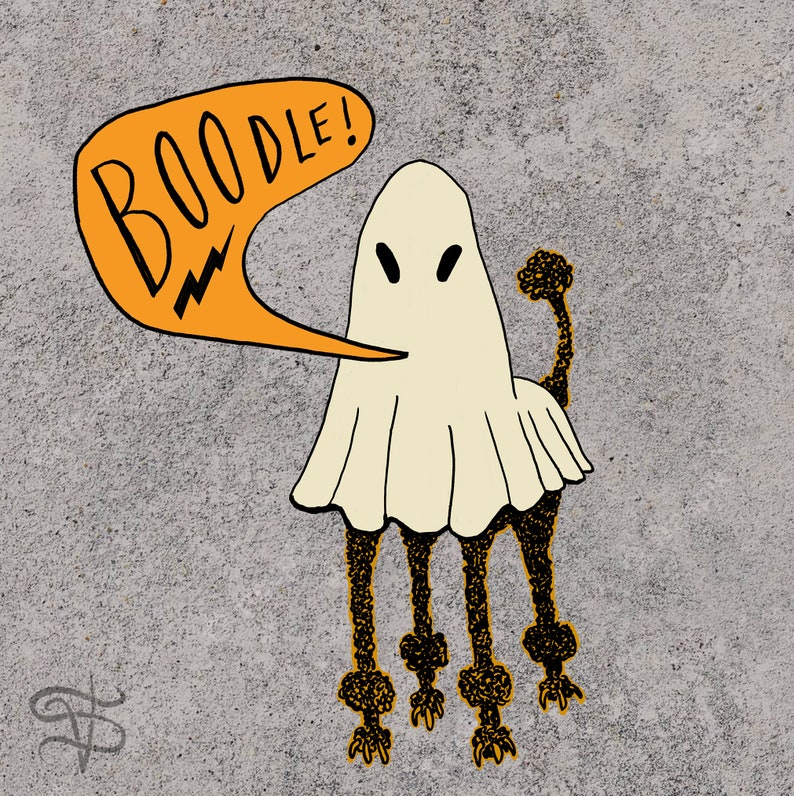 Pu&ograve; includere: Un fantasma bianco con una faccia nera e una coda di barboncino nera indossa un vestito bianco con un contorno nero. Il fantasma &egrave; in piedi su uno sfondo grigio con la parola "BOODLE!" in testo arancione con un fulmine.