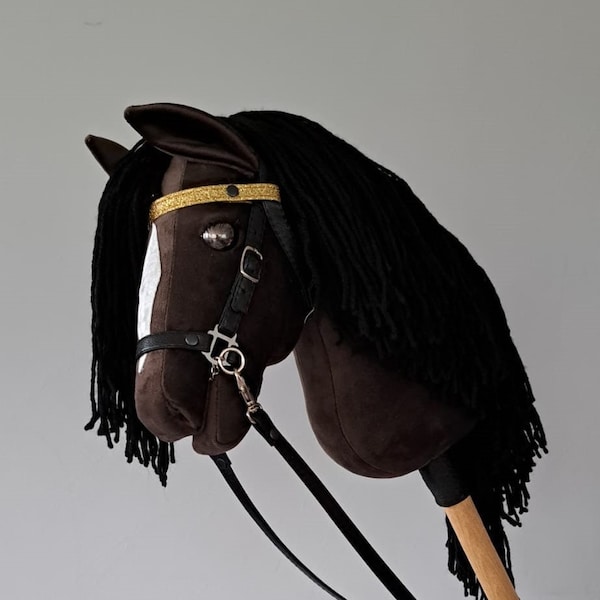 Hobby Horse Brun Doré LUSITANO NOIR avec une tache