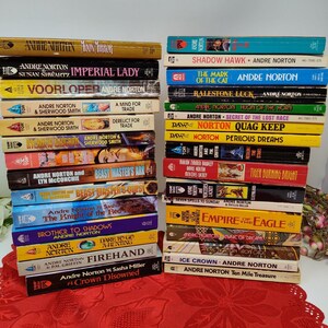 Lot of 31 ANDRE NORTON Vintage Sci-Fi Fantasy Paperbacks Ace Tor DAW 1959 Up