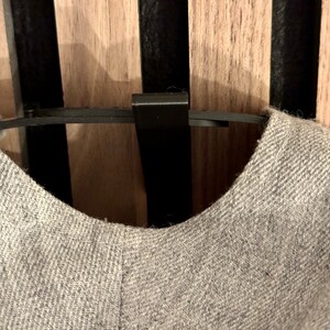 Doppelhaken für Akustikpaneele zum Aufhängen von Jacken, Mützen, Schals und anderer Kleidung 3 Stück Garderobe Wandmontage mit Bohrung Bild 4