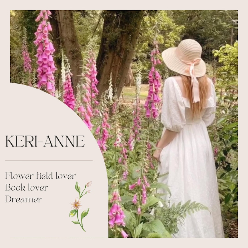 Puede incluir: Un vestido blanco y un sombrero de sol beige con cinta, junto al texto KERI-ANNE, Flower field lover, Book lover, Dreamer, con una peque&ntilde;a ilustraci&oacute;n floral, sobre un fondo de flores dedalera altas de color rosa.