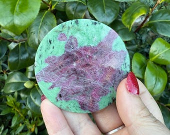 Ruby in zoisiet schijfplaat snijwerk