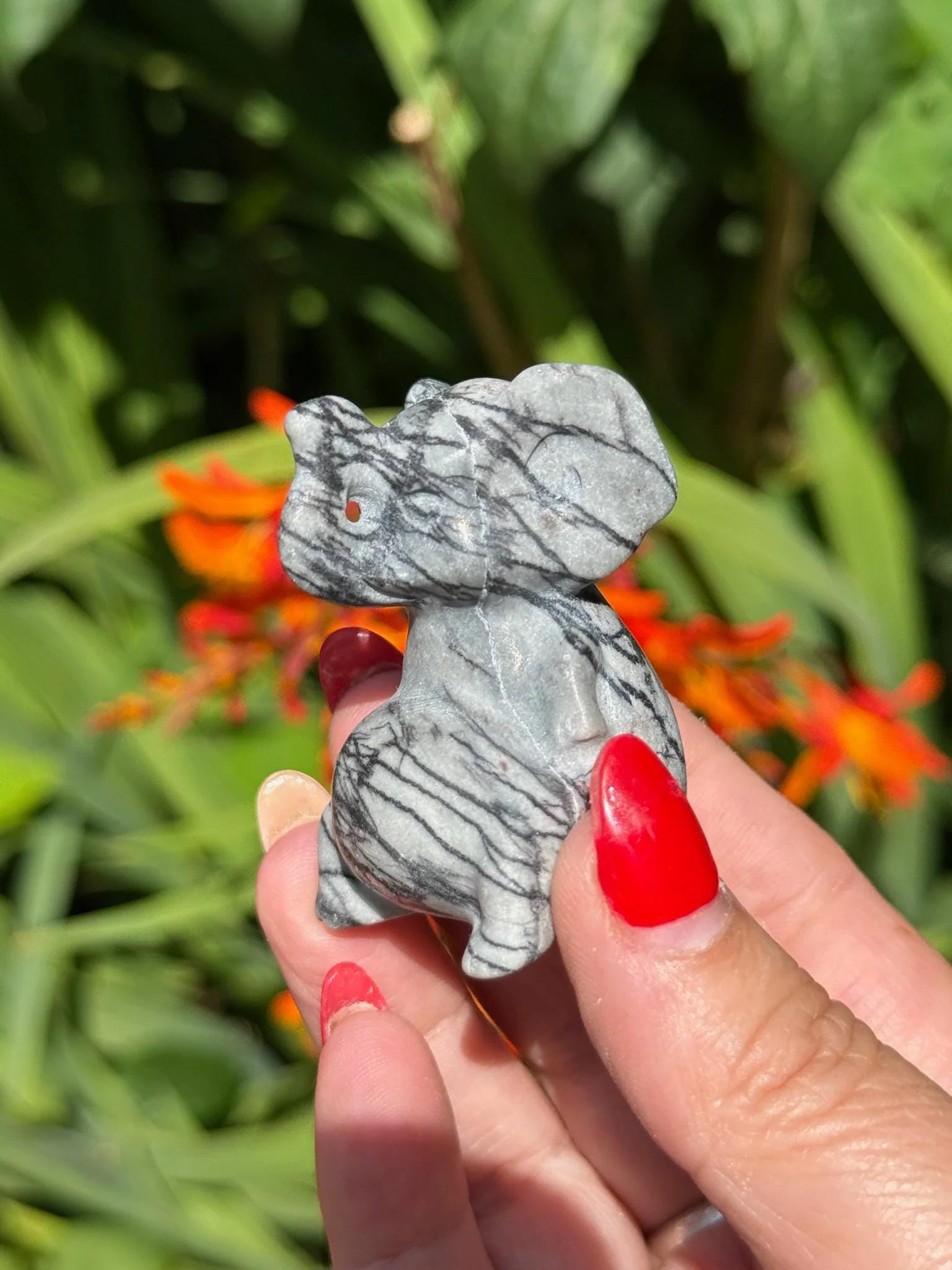 グレージャスパーの象の彫刻 - Etsy 日本