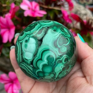 Sfera di malachite lucidata