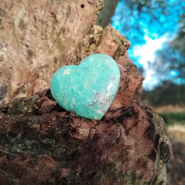 Love heart shaped unique energy clearing healing stone polished gem vibrant green beautiful natural gemstone calming energy pendant jewelry