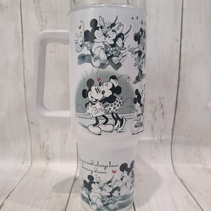 Design de personagem de copo de 40 oz com 2 canudos grátis, perfeito para fãs de animação clássica, presente para ela, presente para amiga, presente para amantes de desenhos animados