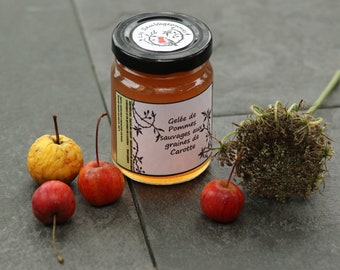 Wild apple jelly with carrot seeds