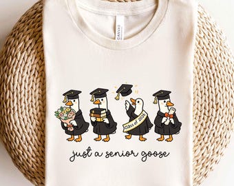 Solo un ganso de último año, ganso con gorro de graduación, atuendo divertido para graduados de último año, camiseta de la clase de 2026, camiseta de celebración de graduación, atuendo para amigos de último año