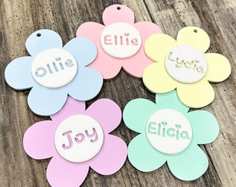 Personalized Daisy Acrylic Name Tag: Custom Backpack Keychain
