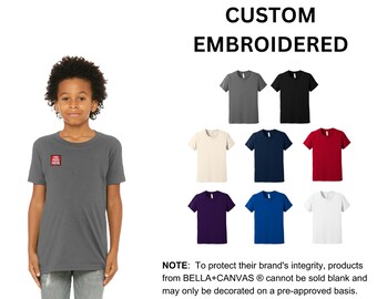 T-shirt à manches courtes en jersey pour jeune BELLA+CANVAS® brodé personnalisé, votre texte, logo ou oeuvre d'art brodé, « sans frais de numérisation »