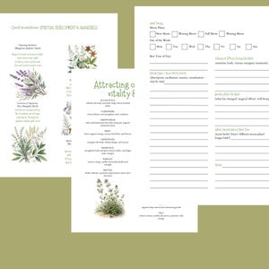 Pu&ograve; includere: Un diario di due pagine con sfondo verde chiaro. La pagina sinistra presenta testo e illustrazioni di erbe. La pagina destra ha sezioni per la fase lunare e note. Il testo include "Spiritual Development & Awareness."