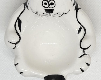 egg cup cat tomcat tea coffee breakfast