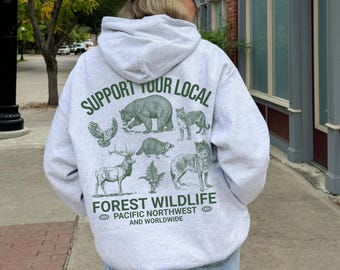 Moletom com capuz em apoio à vida selvagem local, estilo vintage do Noroeste do Pacífico, com estampas na frente e nas costas para garotas que amam natureza e estilo granola.