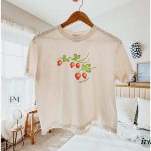 Strawberries Comfort Colors Boxy tee Crop Top minimal granola girl summer girl berry summertime fruit t-shirt for her cute trendy minimal