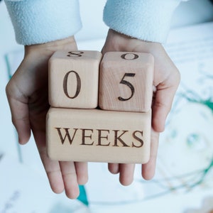 Wooden Milestone Blocks - Capture Unforgettable Moments with These Week Month Year Cubes! Newborn Baby Shower Gift | Children's Photo Props