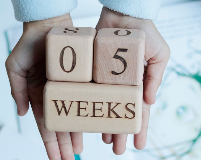 Wooden Milestone Blocks - Capture Unforgettable Moments with These Week Month Year Cubes! Newborn Baby Shower Gift | Children's Photo Props