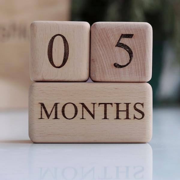 Wooden Milestone Blocks cards blanket | Capture Unforgettable Moments with these Week Month Year Cubes! New Baby Shower, Gift For New Parent