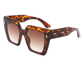 Chic Flat Top Sunglasses - Square Frame Women's Fashion Sun Glasses - UVA & UVB Protection Polycarbonate Lens Eyewear