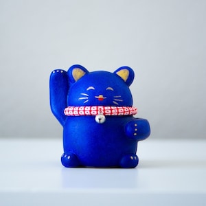 Beckoning Cat MANEKI NEKO Papier-mâché ( Hariko) figurines Light Weight Lucky Cat Good Luck Japanese Lucky Cat