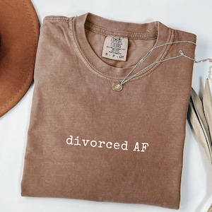 Geschieden AF Scheide-Shirt-Scheidung-Geschenk-Scheidung-Feier-Hemden sarkastische Scheide-Party-Geschenke Scheide für ihre geschiedene glückliche Scheideung