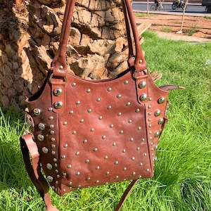 Stilvolle braune Leder Geldbörse, elegante Ledertasche, perfekt für den täglichen Gebrauch, Reisen oder besondere Anlässe. Stilvoll und langlebig