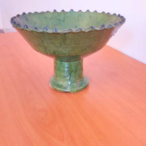 Elegante Marokkanische Tamegstrecke Servierschüssel, Marokkanische Servierkeramik Grüne Keramikschüssel Tamegstrecke Keramik, Handgemachte Keramik Servierschüssel.