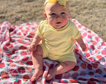 Baby girl clothes, spring baby clothes,  baby girl outfit, baby shorts, shorties, baby oversized tee, yellow baby bow, solid baby clothes