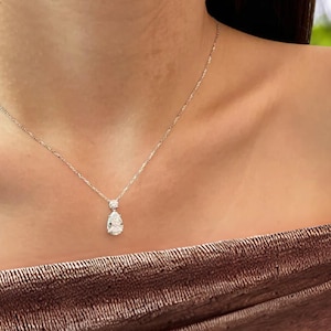 Pear necklace 2 Carat Pear Cut F VS1 Lab Grown Diamond Necklace IGI Certificate 14K Gold pear cut necklace diamond Side Round Cut