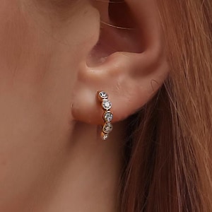 Diamond Hoop Earring / Diamond Huggies / 14k Solid Gold Huggie Earrings / Tiny Hoop Earrings / Diamond Hoop Earring / Last Minute Gift