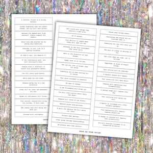 Peut inclure: Deux cartes rectangulaires avec des citations inspirantes en texte noir sur fond blanc. Les cartes sont légèrement inclinées, avec un fond scintillant et irisé. Les cartes sont de Sage and Thyme Designs.