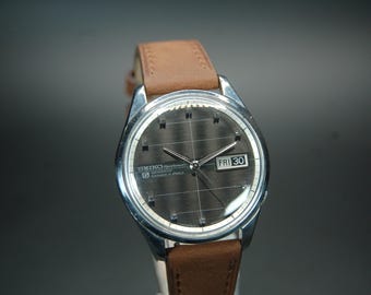 Seiko Men's Stainless Steel Sportsmatic Calendar 820 Watch W/ Date