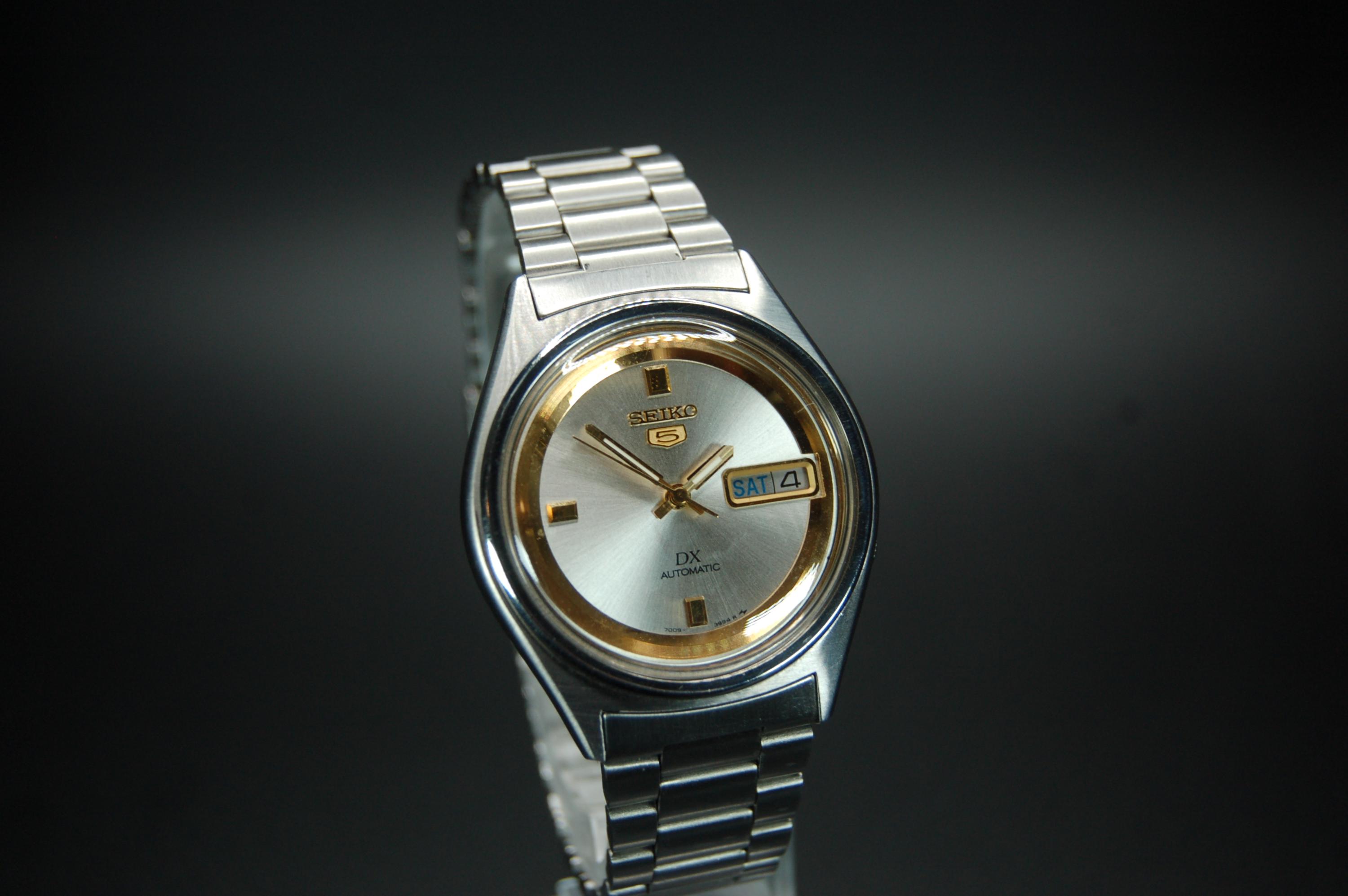 Vintage Seiko 5 DX 7009-3020 Mens Watch 37mm Silver Dial Automatic Day Date 7\
