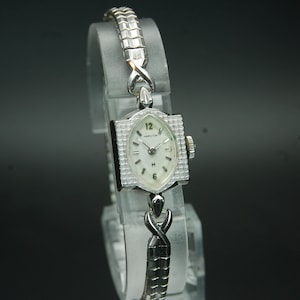 Montre habillée Hamilton vintage pour femme unique