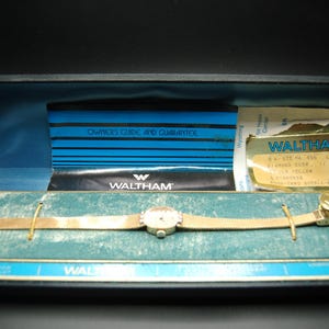 Stunning Vintage Ladies Waltham Cocktail Watch Set