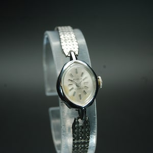 Vintage Ladies Benrus Cocktail Watch