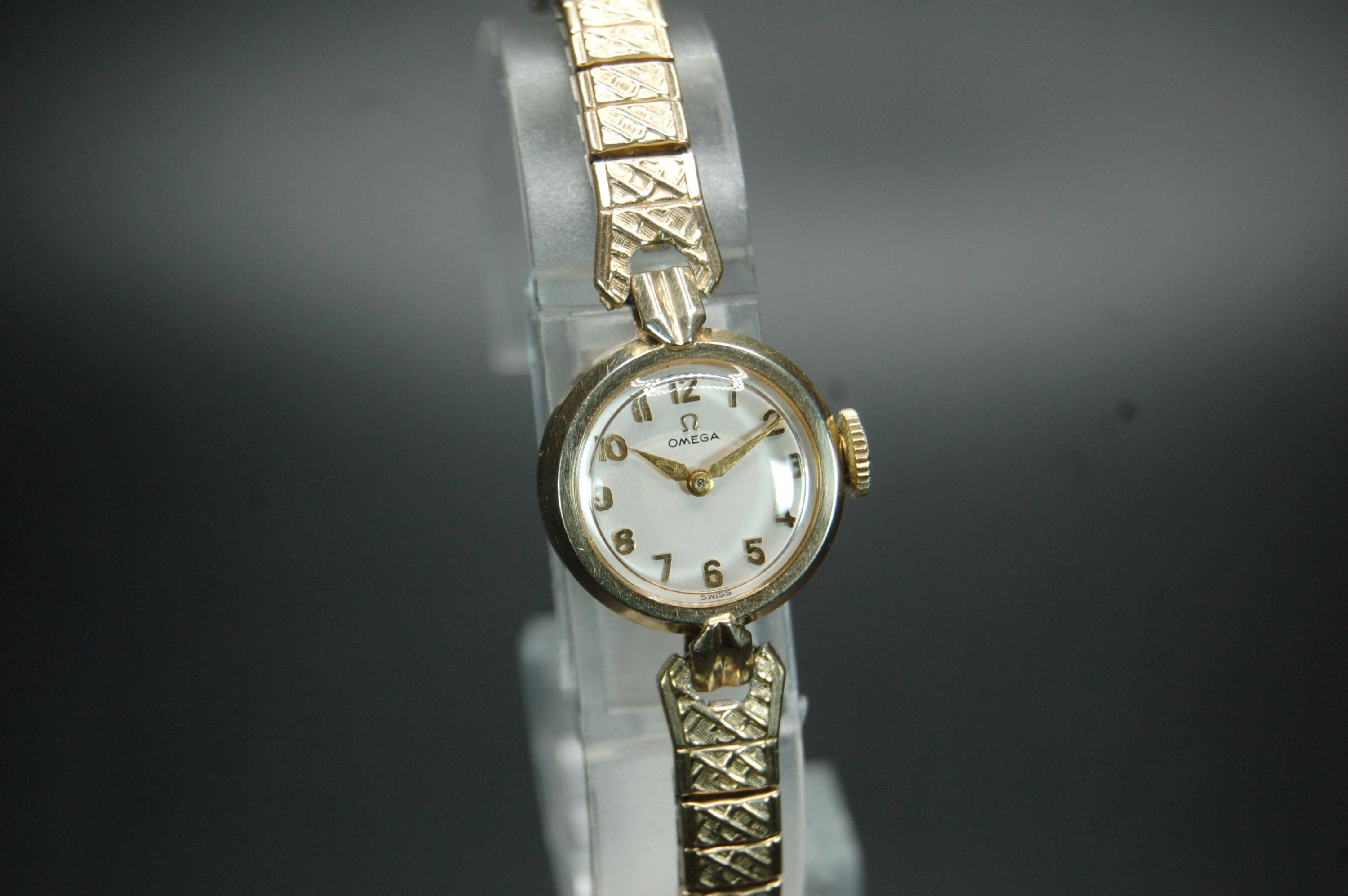 Beautiful Vintage Ladies Omega Dress Watch