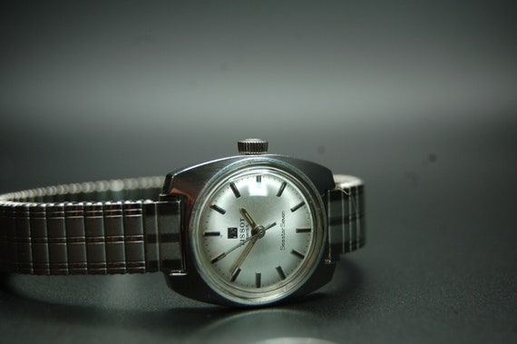 vintage ladie's Tissot SeaStar Seven manual wind - image 8