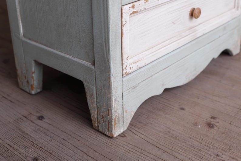 Narrow French Country Tall Cabinet with Carved Doors – Slim Distressed Storage Armoire afbeelding 9