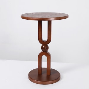 Ronde eikenhouten bijzettafel: accenttafel gewelfd onderstel - 22,5&quot;